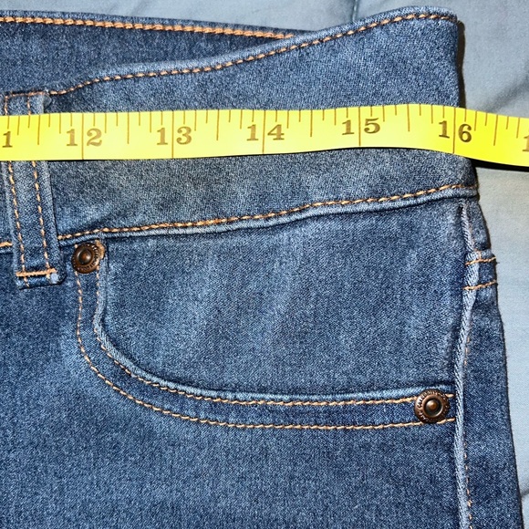 Denim Celebrity Gold Skinny Jeans in Queen Dark. Gently used. Size 10 - Picture 2 of 8